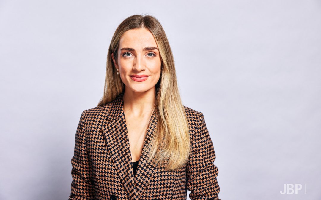 What to Wear for Your Business Headshot